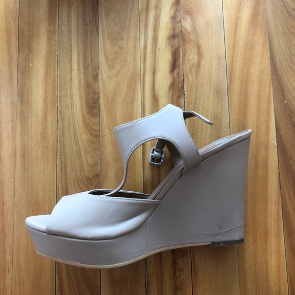 Pretty heels perfect for a night out - Picture 3 of 4